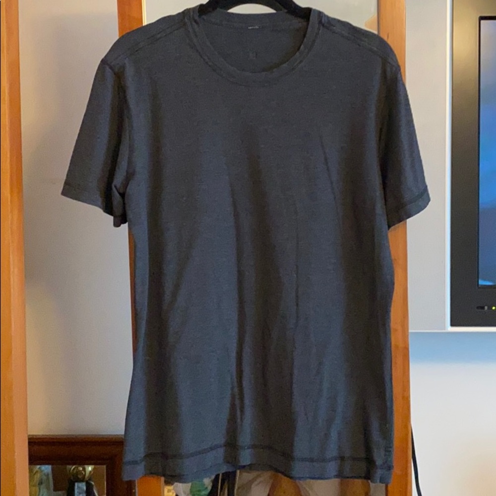 Men’s Lululemon Tshirt S